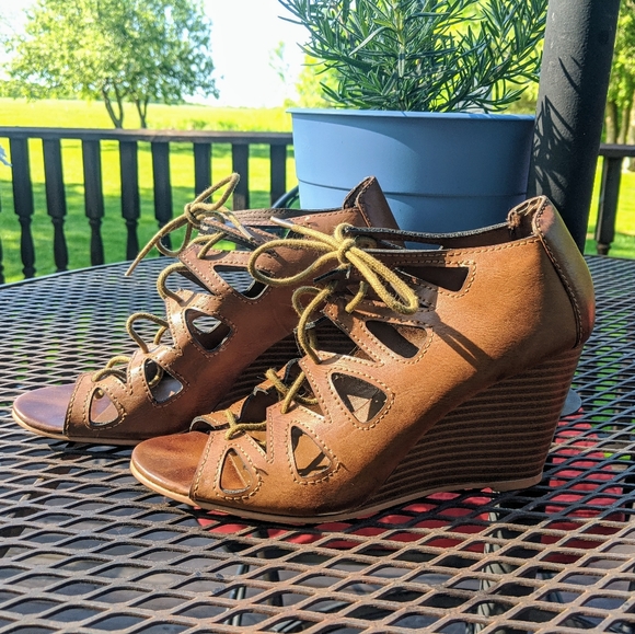 MIA girl "Mildred" ankle wedge, Size 7 - Picture 5 of 8